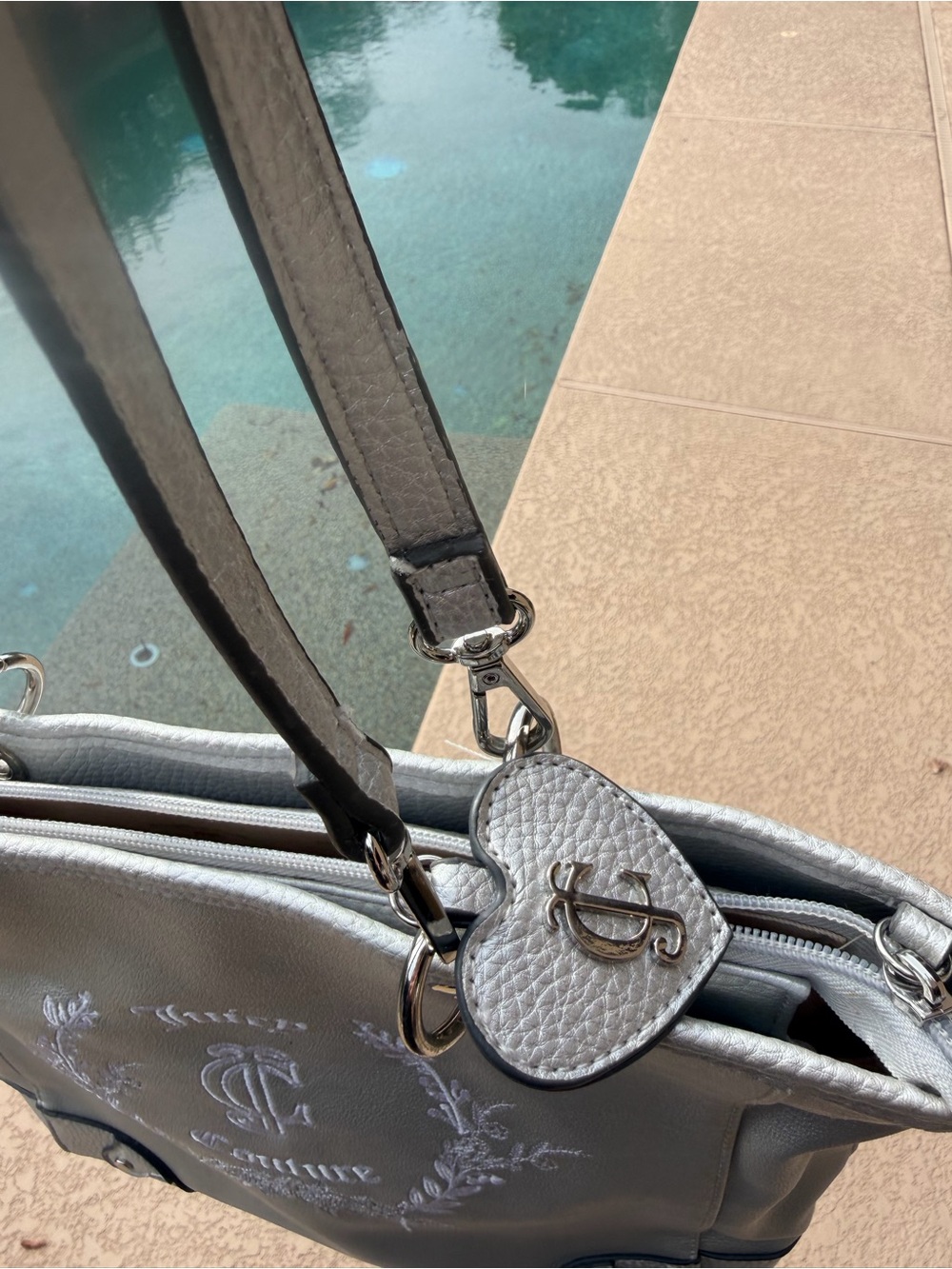 ⛓️ Juicy Couture Metallic Silver/Gray Tote Bag ⛓️ - Picture 3 of 4